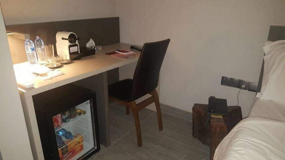 Urbano Hotel By Roots Wiaboman Ngoại thất bức ảnh