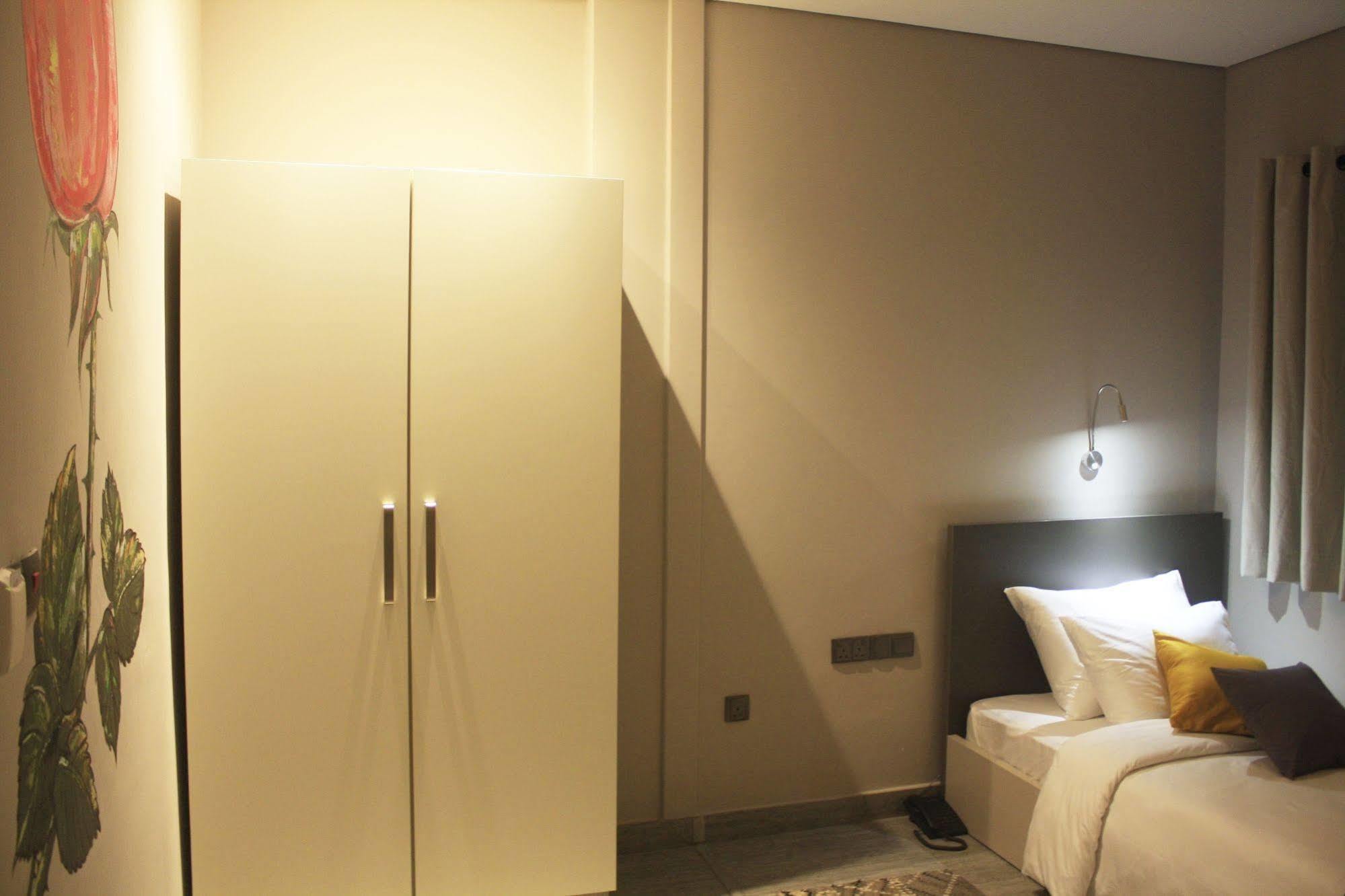 Urbano Hotel By Roots Wiaboman Ngoại thất bức ảnh