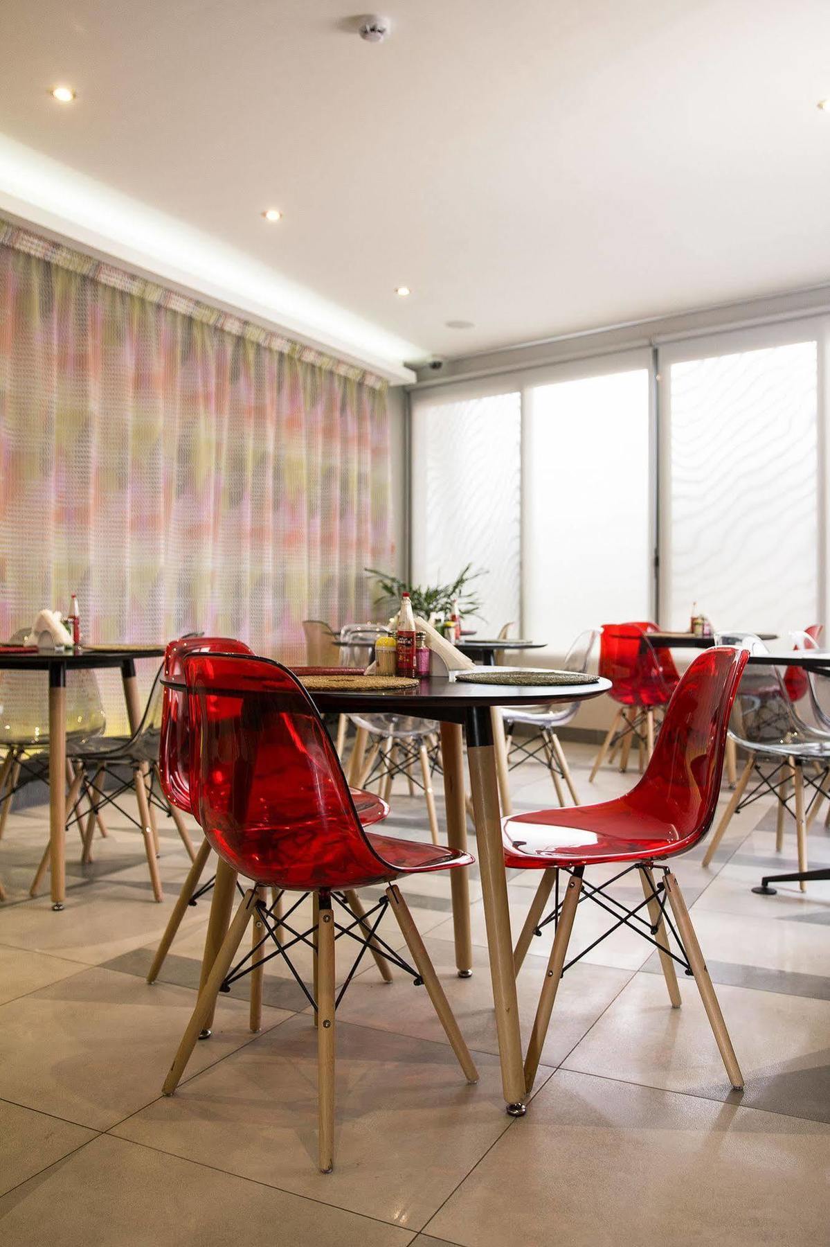 Urbano Hotel By Roots Wiaboman Ngoại thất bức ảnh