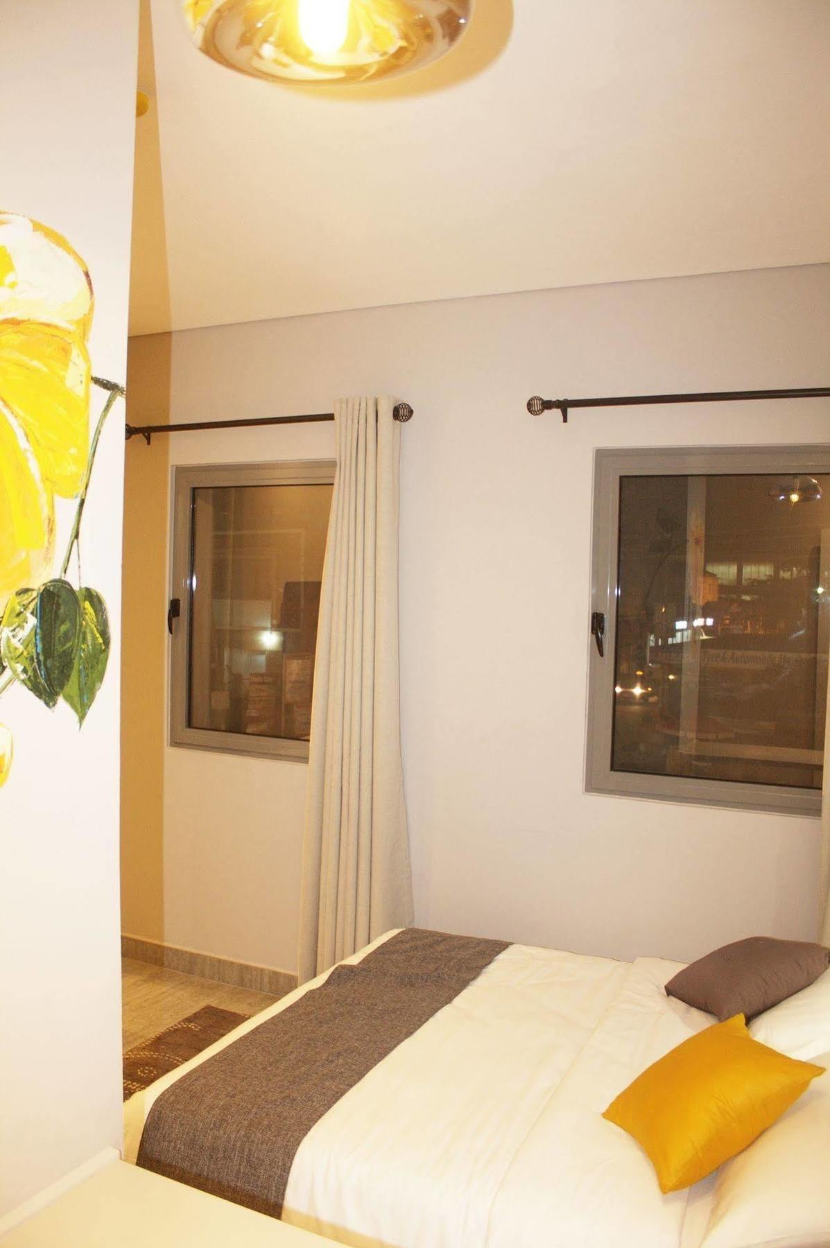 Urbano Hotel By Roots Wiaboman Ngoại thất bức ảnh